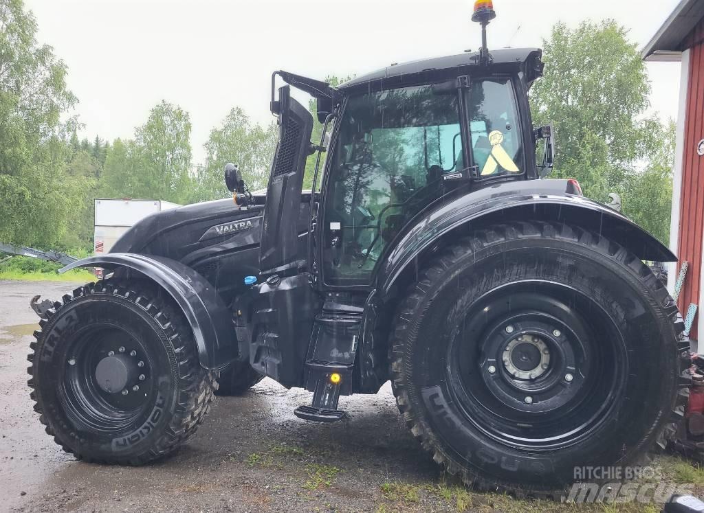 Valtra T 235 D الجرارات