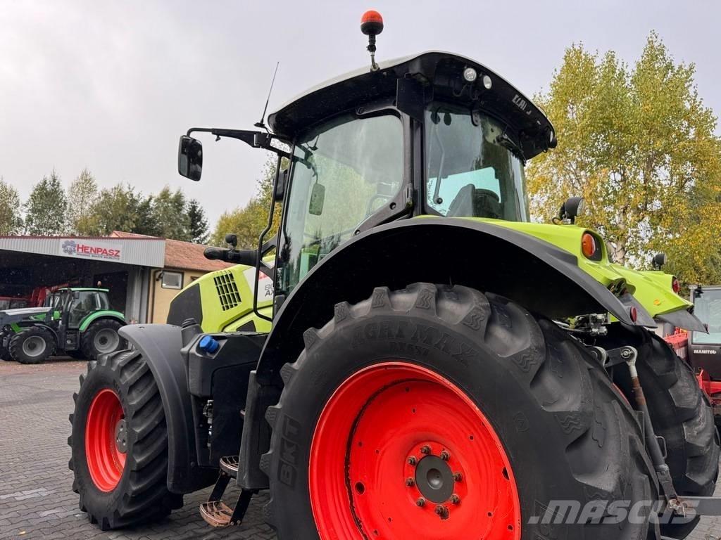 CLAAS AXION 800 CIS الجرارات