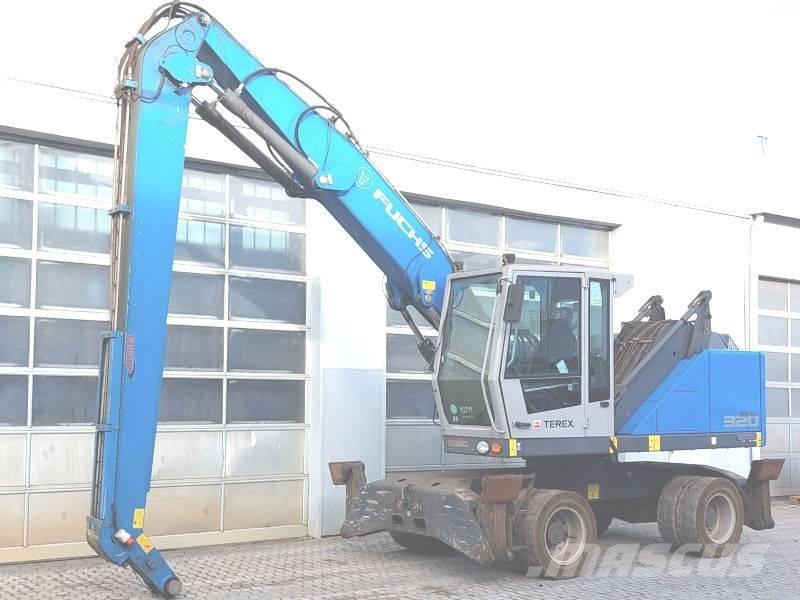 Fuchs MHL 320 F مناولات المخلفات / مناولات صناعية