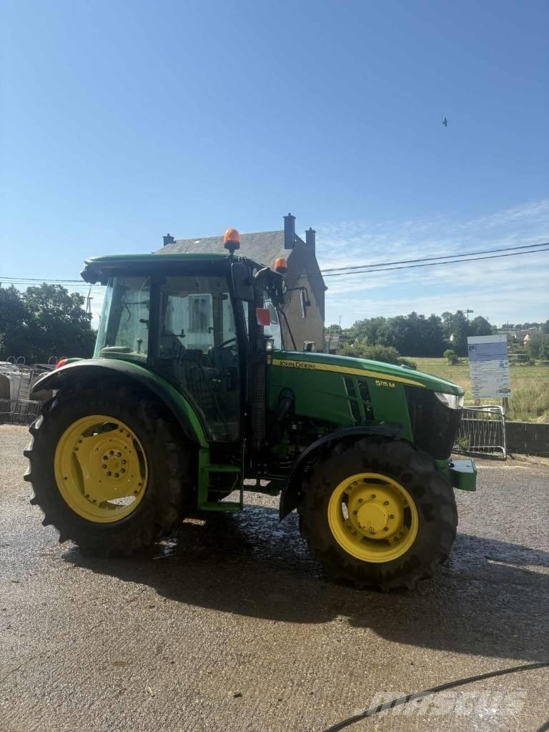 John Deere 5115M الجرارات