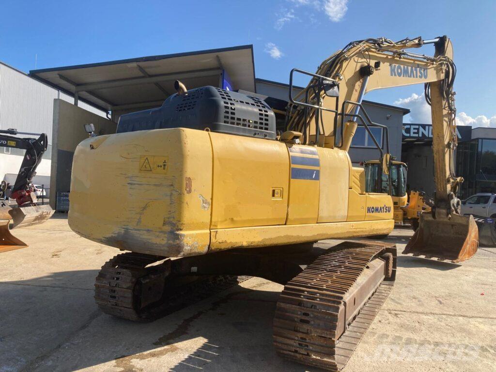 Komatsu PC210LC-11 حفارات زحافة