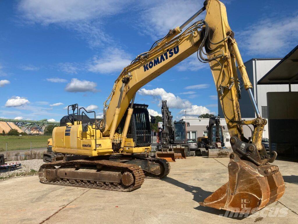 Komatsu PC210LC-11 حفارات زحافة