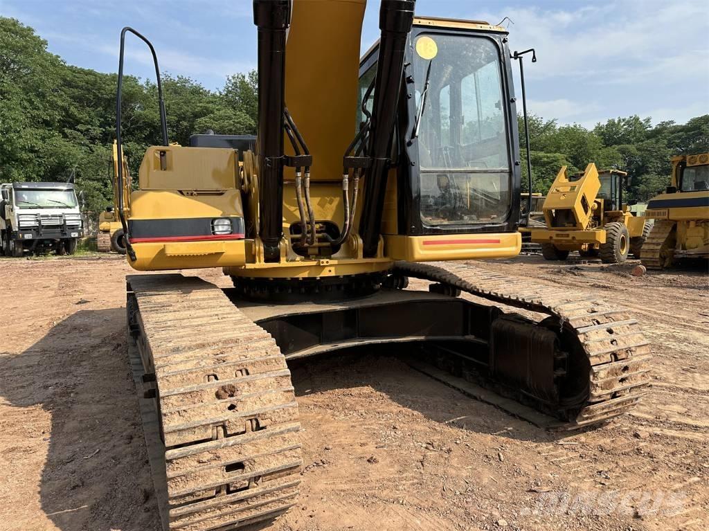 CAT 330 B L حفارات زحافة