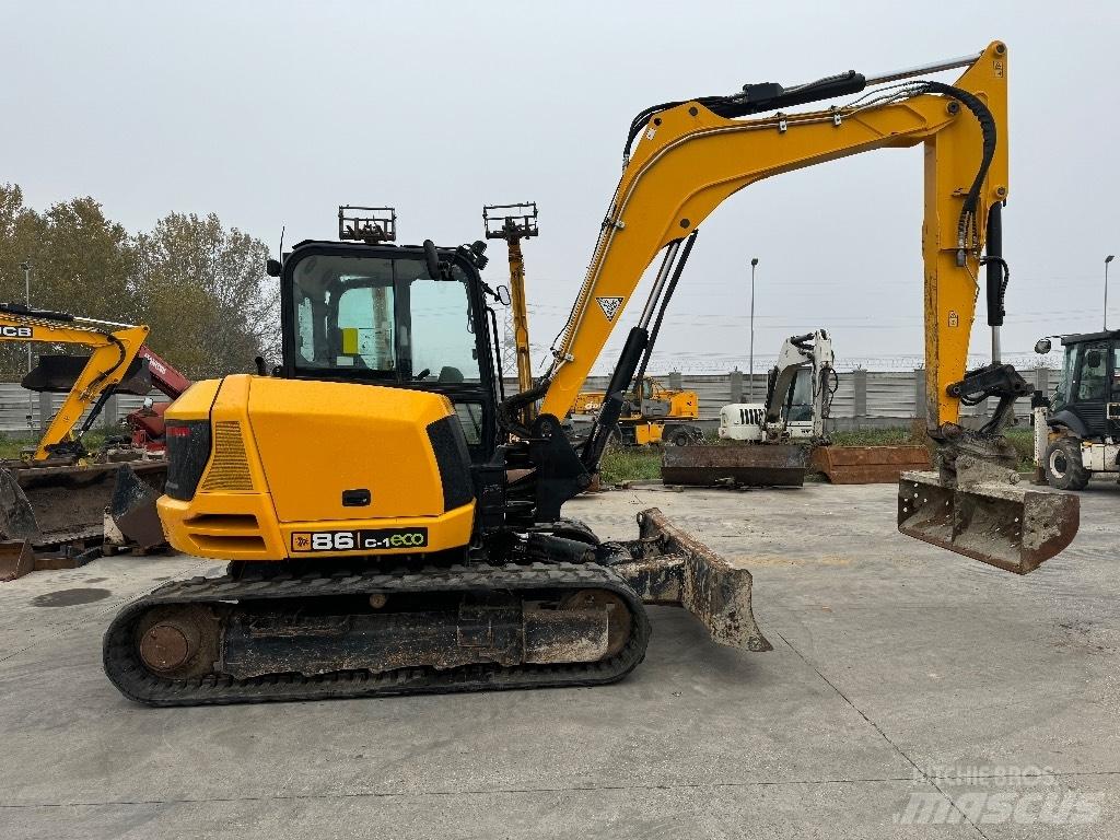 JCB 86 C-1 حفارات وسط 7 طن - 12 طن