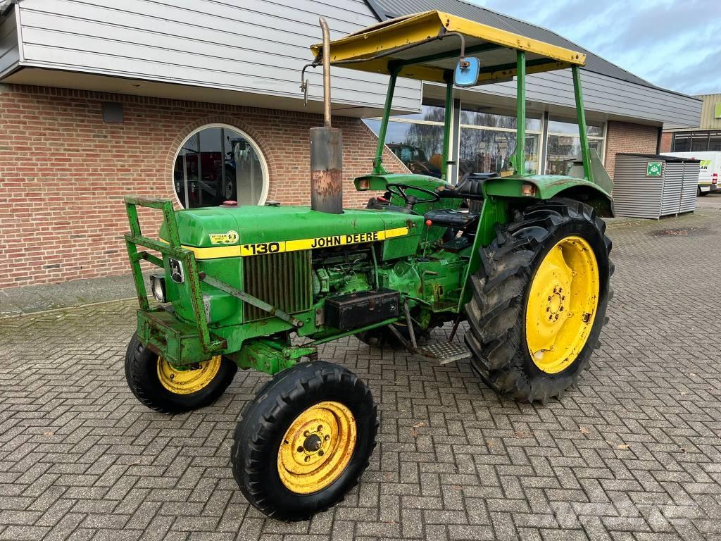 John Deere 1130 الجرارات