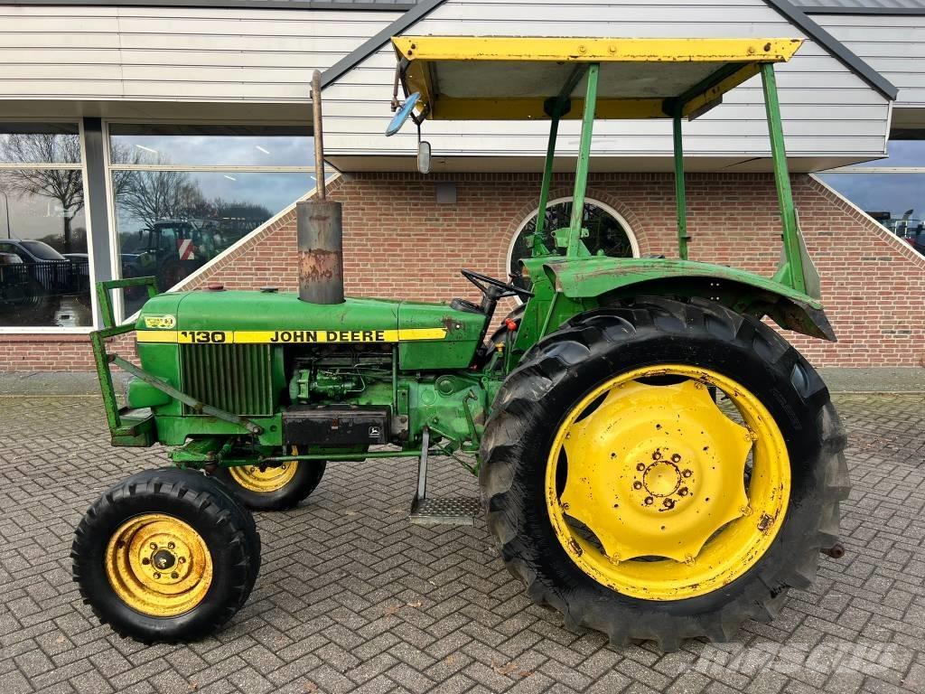 John Deere 1130 الجرارات