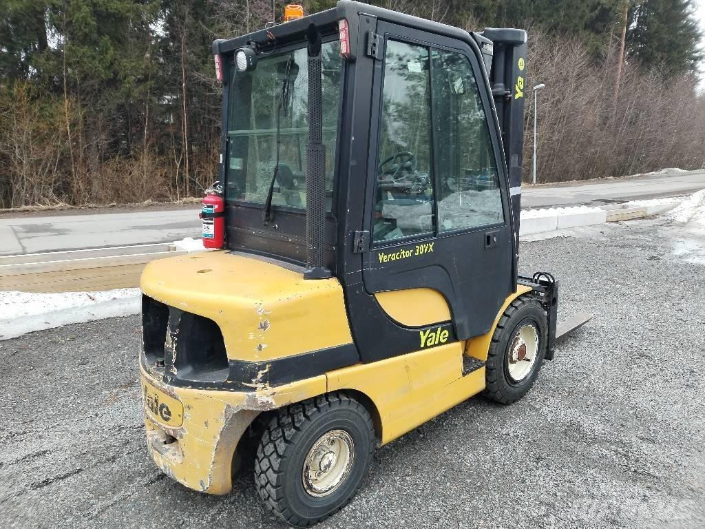 Yale GDP30VX E2345 شاحنات الديزل