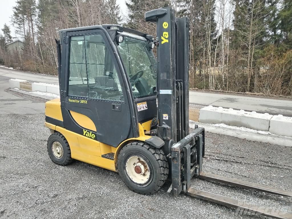 Yale GDP30VX E2345 شاحنات الديزل