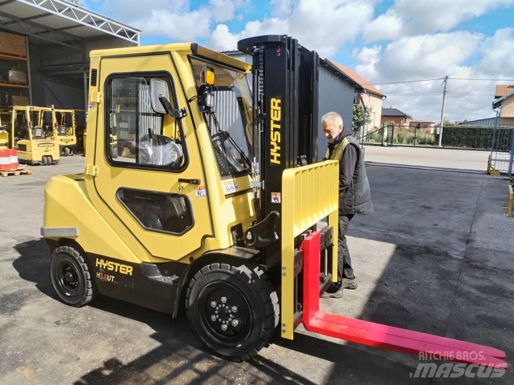 Hyster H 3.5UT شاحنات الديزل