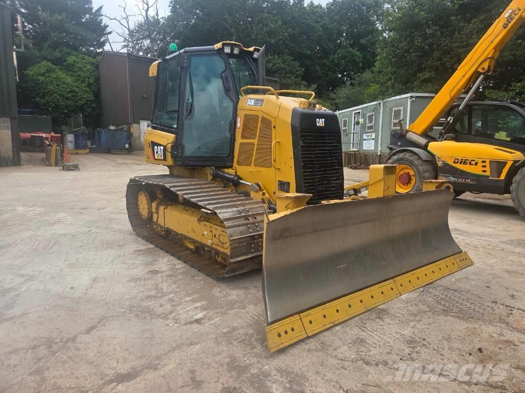 CAT D 4 K 2 LGP بلدوزرات مجنزرة