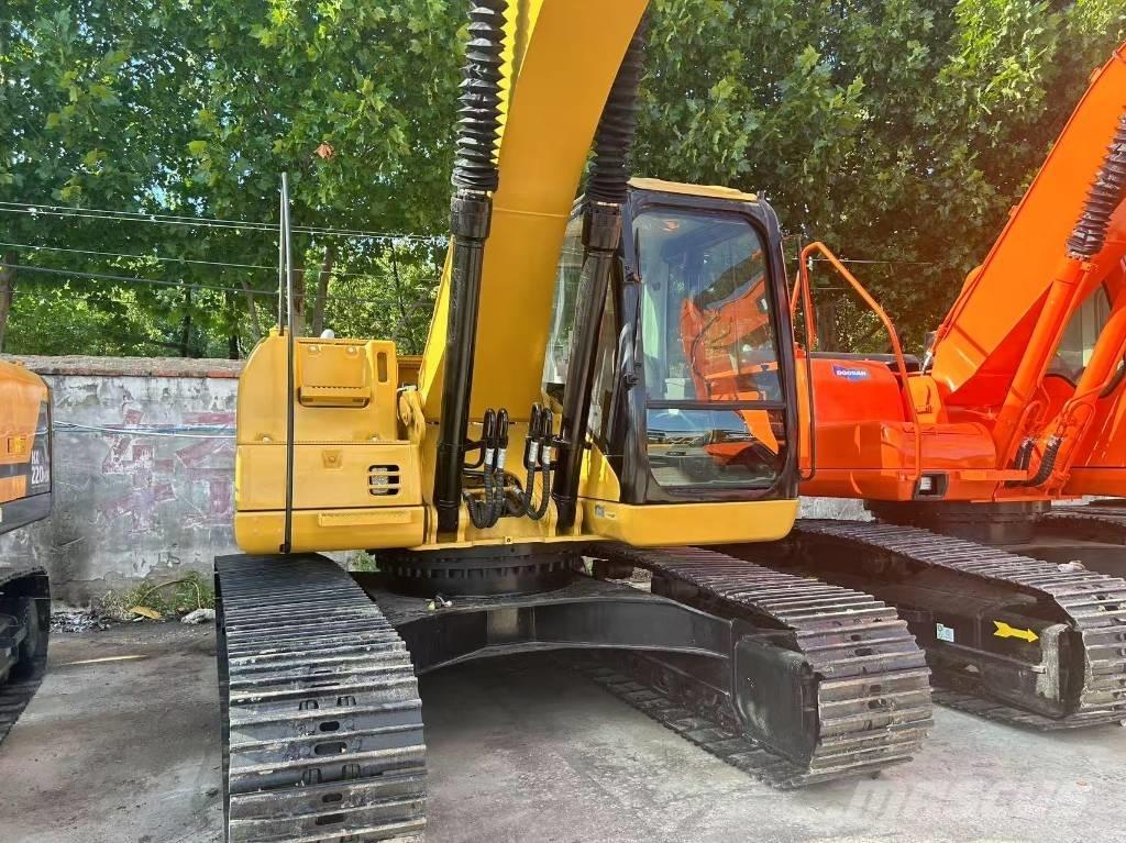 CAT 320 CL حفارات زحافة