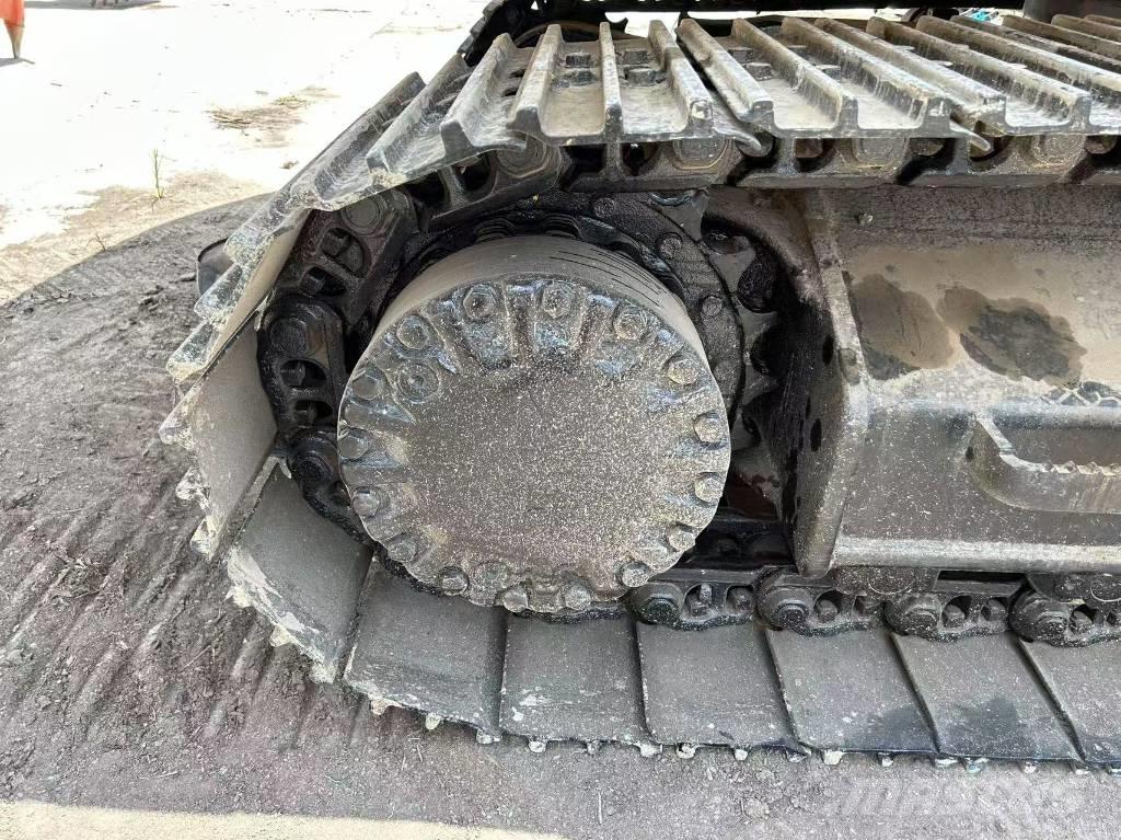 CAT 320 CL حفارات زحافة