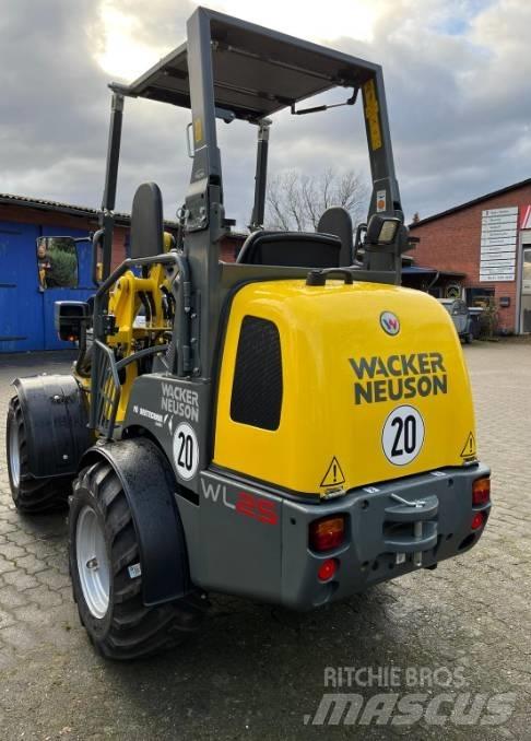 Wacker Neuson WL 25 لوادر بعجل