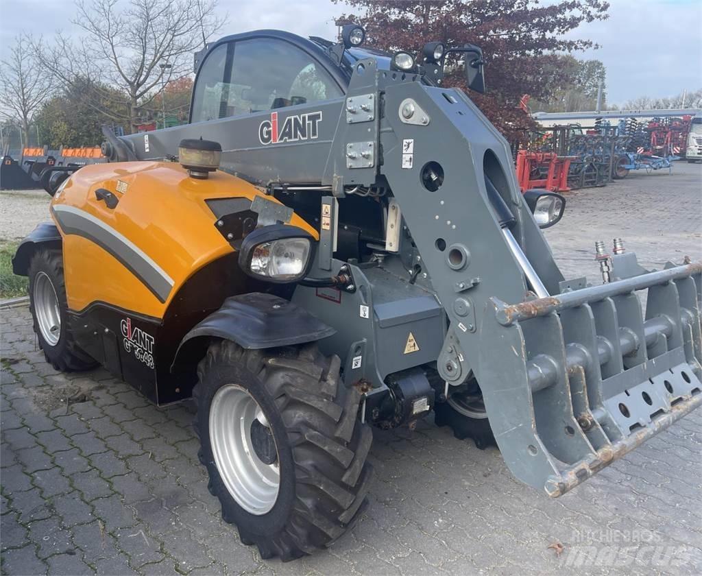 GiANT GT 5048 معدات مناولة لأغراض الزراعة
