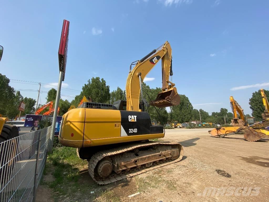 CAT 324D حفارات زحافة