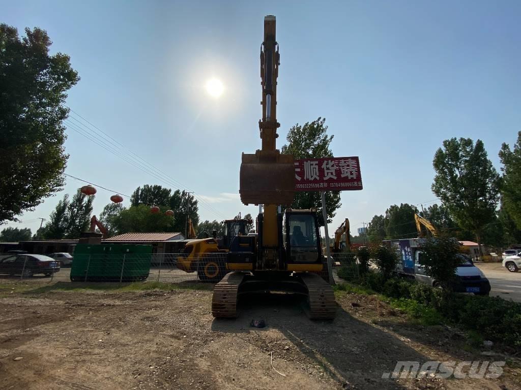 CAT 324D حفارات زحافة