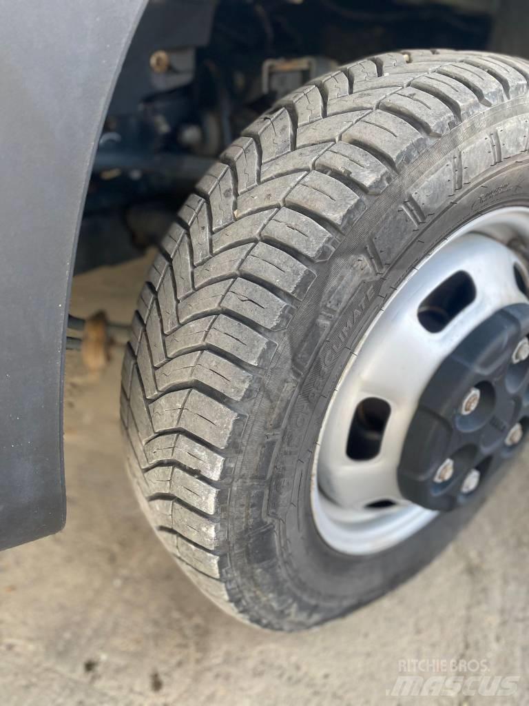 Iveco Daily 35 C18 هيكل صندوقي