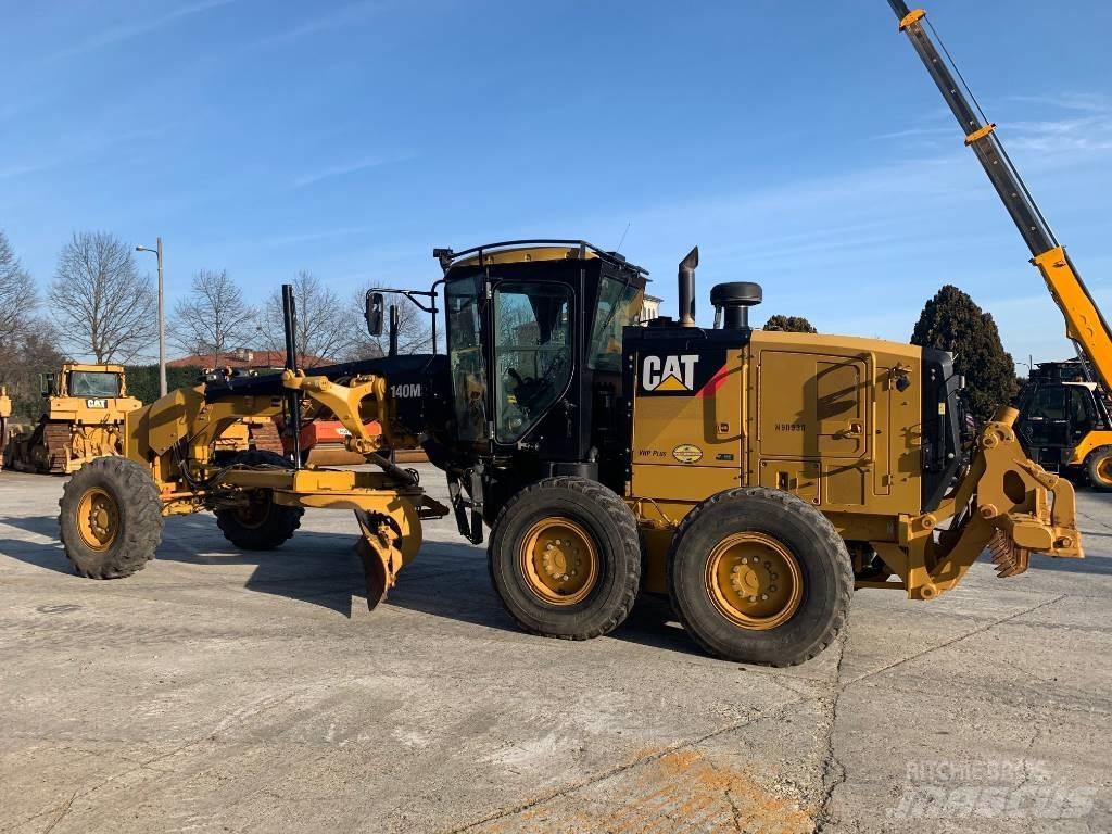 CAT 140 M 2 معدات تمهيد الطرق