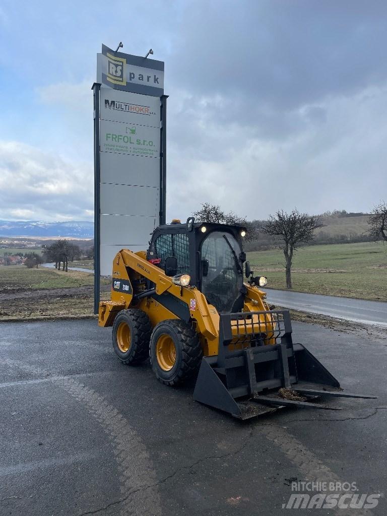 CAT 236 D لوادر انزلاقية التوجيه