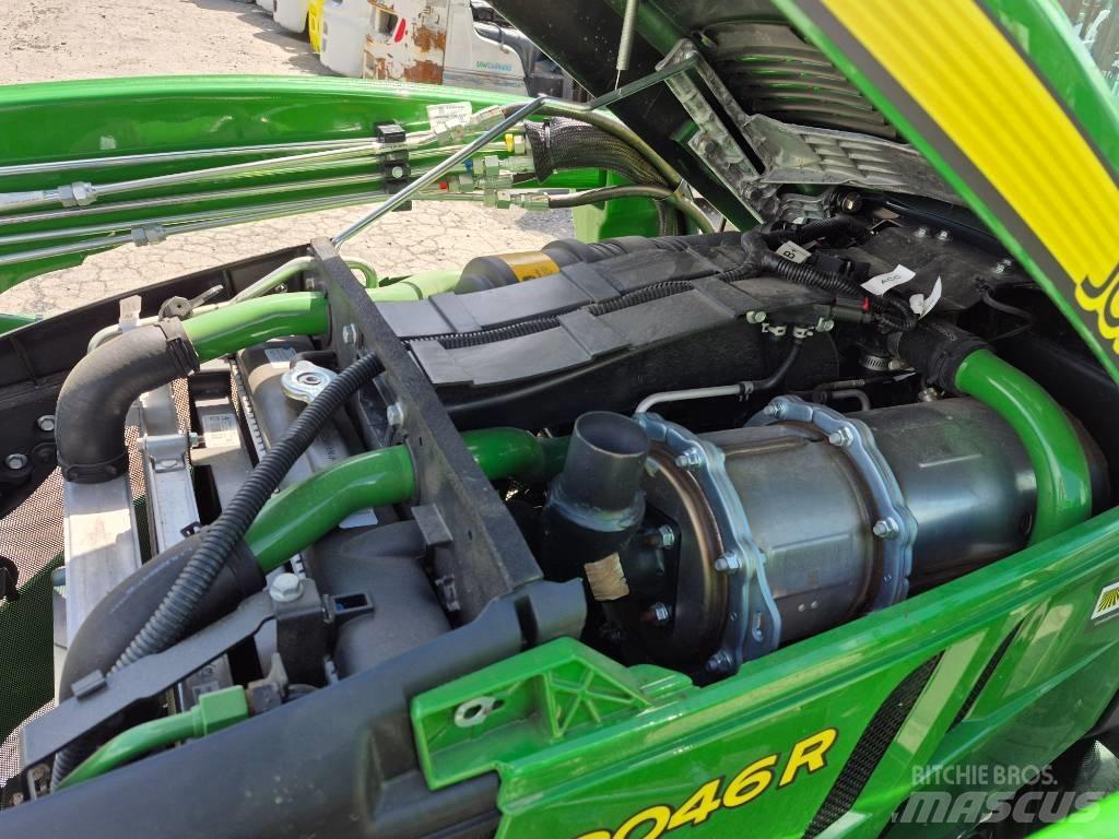 John Deere 3046 R الجرارات