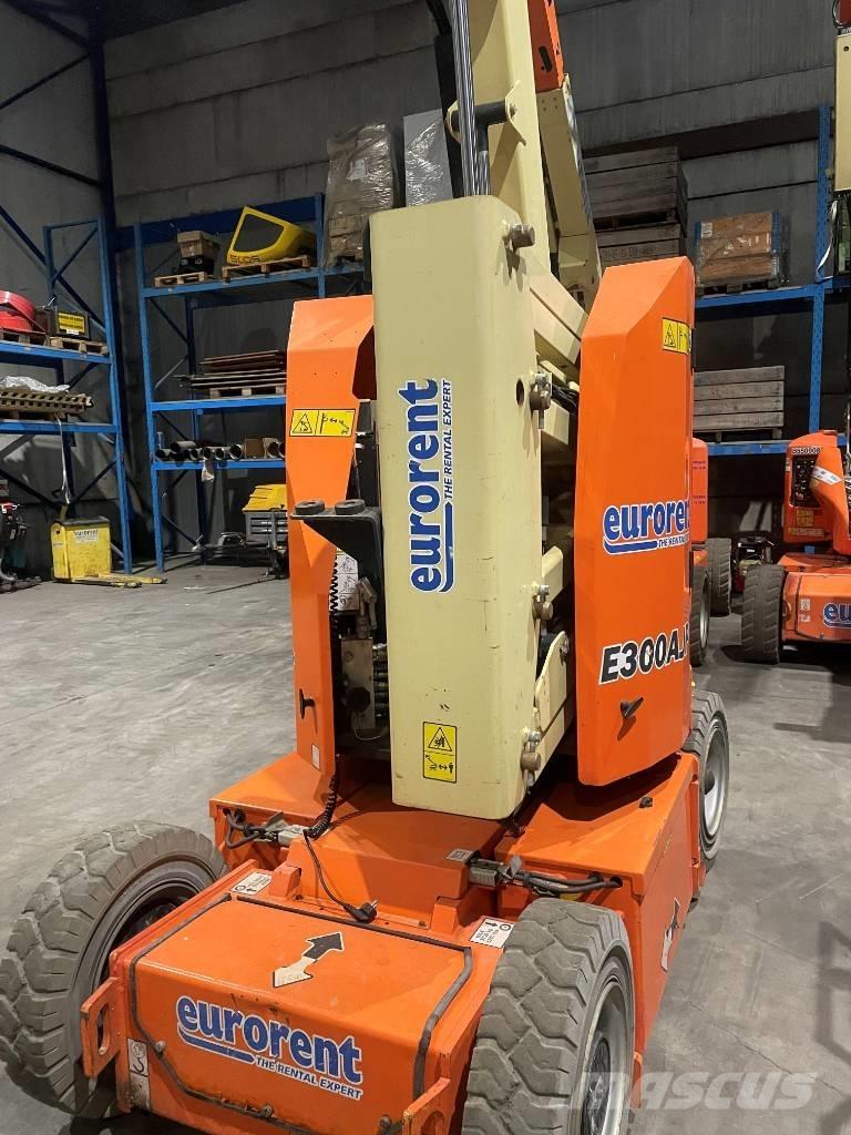 JLG E 300 AJP رافعات مقصية الشكل