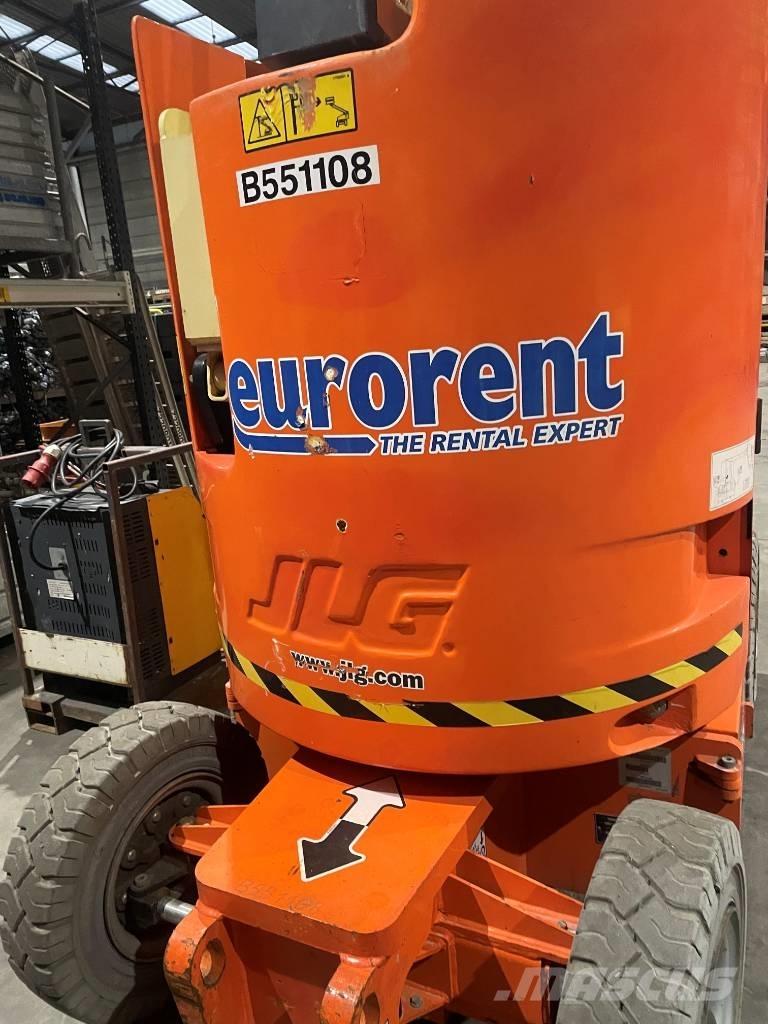 JLG E 300 AJP رافعات مقصية الشكل