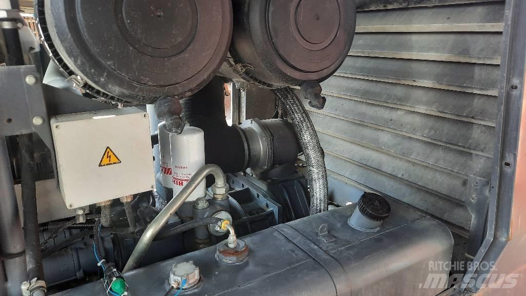 Atlas Copco XAHS 237 مكابس