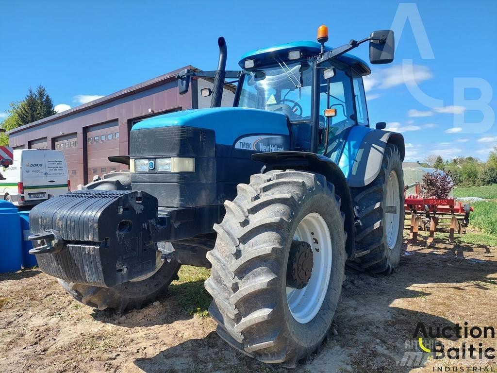 New Holland TM 190 الجرارات