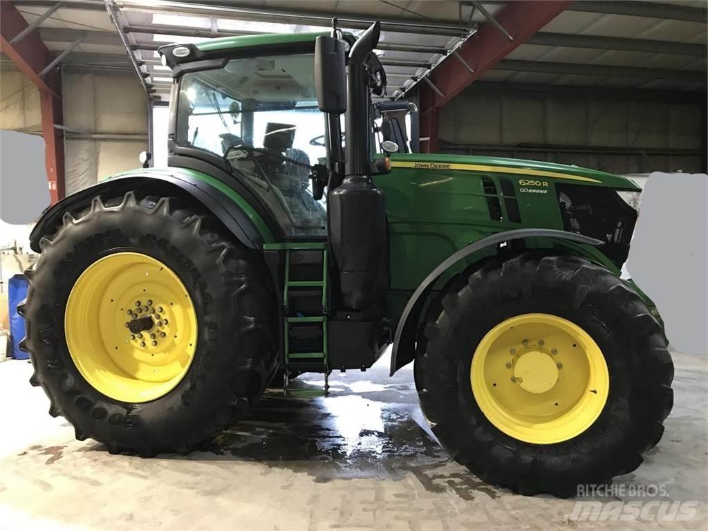 John Deere 6250R الجرارات