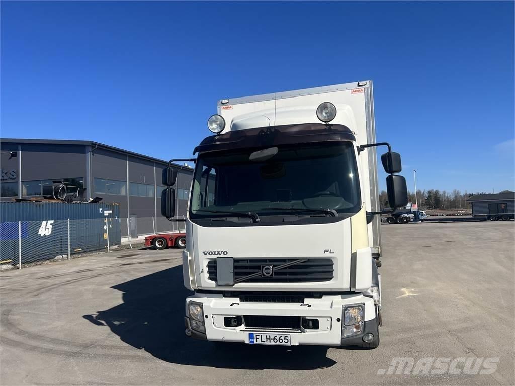 Volvo FL 240 4X2 شاحنات ذات هيكل صندوقي