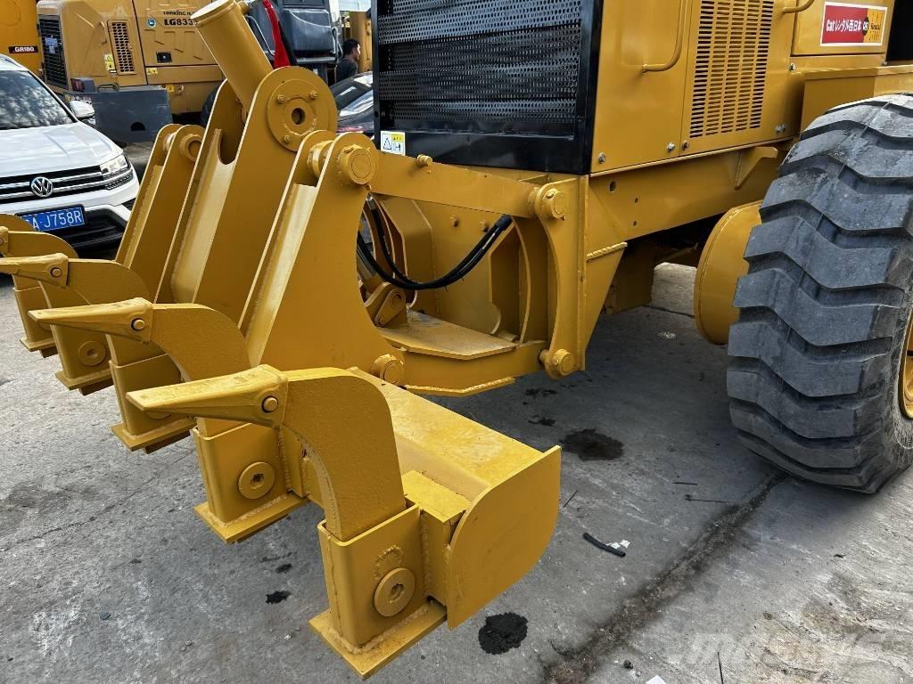 CAT 140H معدات تمهيد الطرق