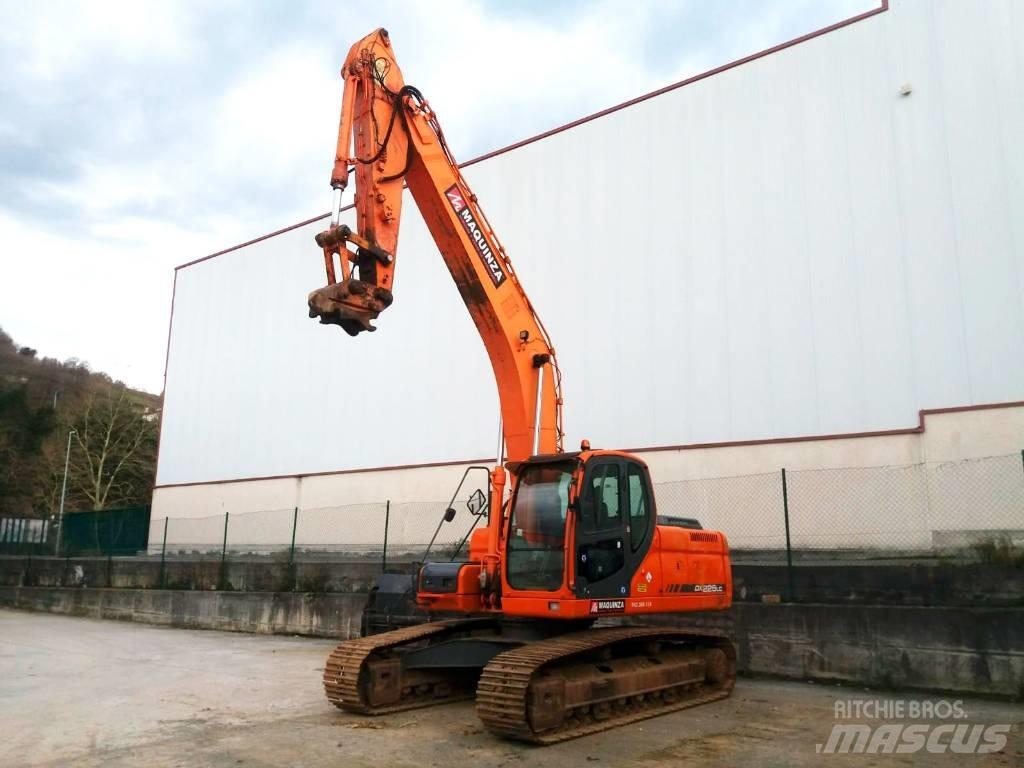 Doosan DX 225 LC حفارات زحافة