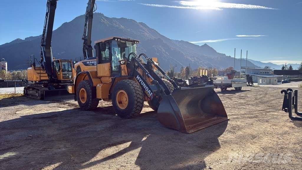 Hyundai HL940 لوادر بعجل