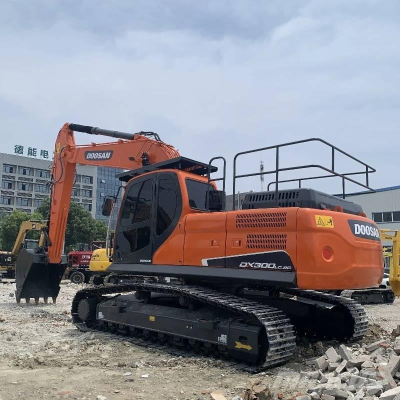 Doosan DX 300 حفارات زحافة