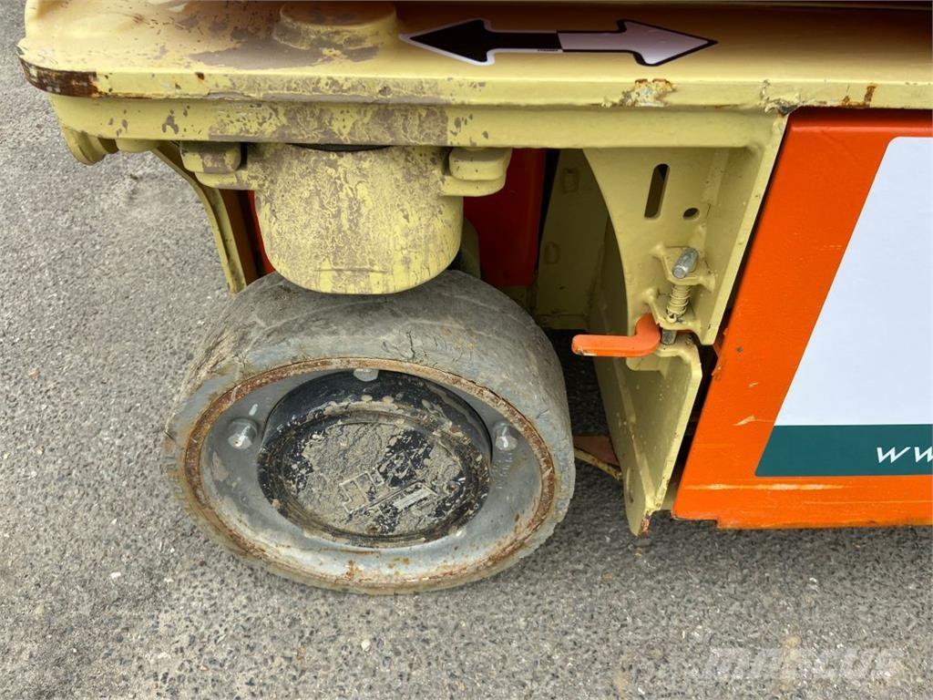 JLG 1230 ES (10150) رافعات مقصية الشكل