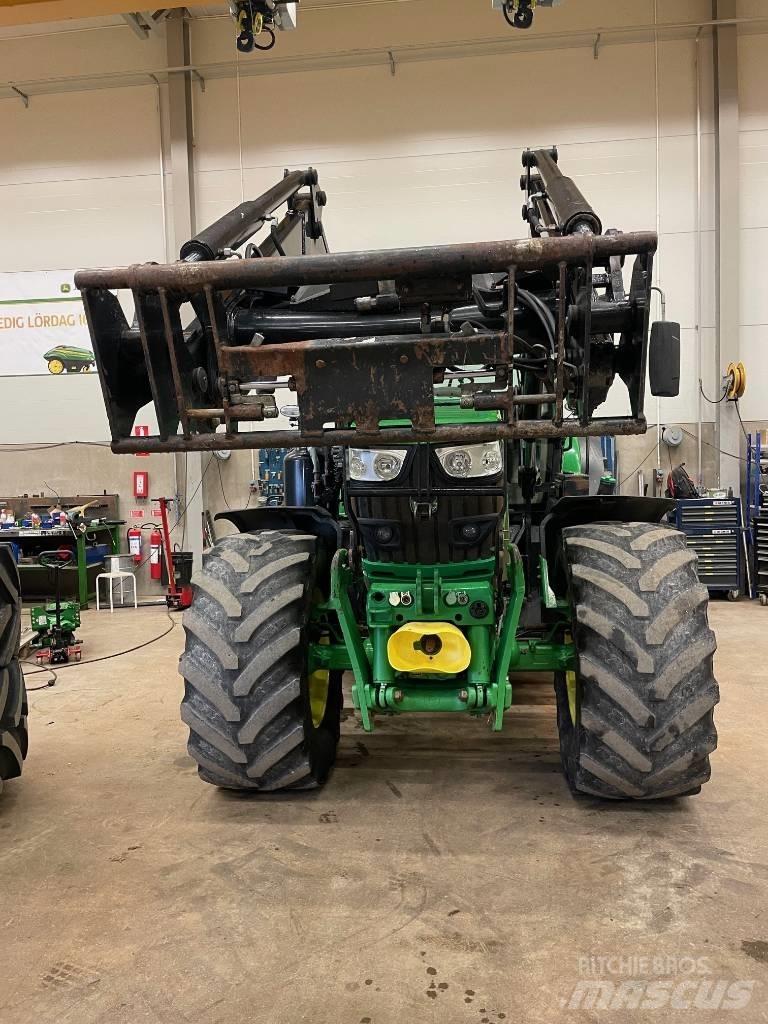 John Deere 6145 R الجرارات
