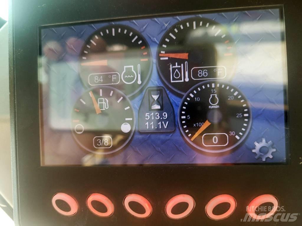 CAT 242 D لوادر انزلاقية التوجيه