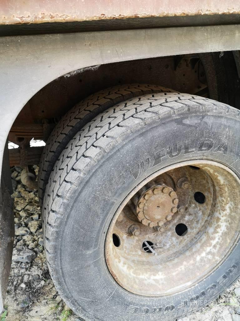 Iveco ML 80 E شاحنات مسطحة/مفصلية الجوانب