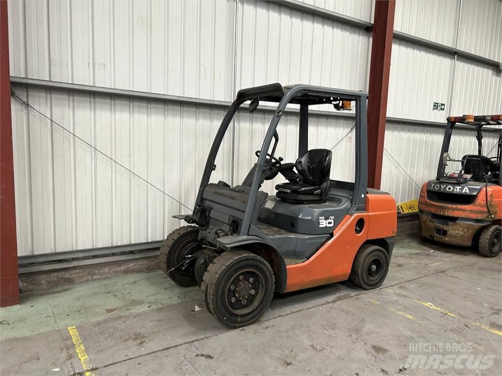 Toyota 02-8FDF30 شاحنات الديزل