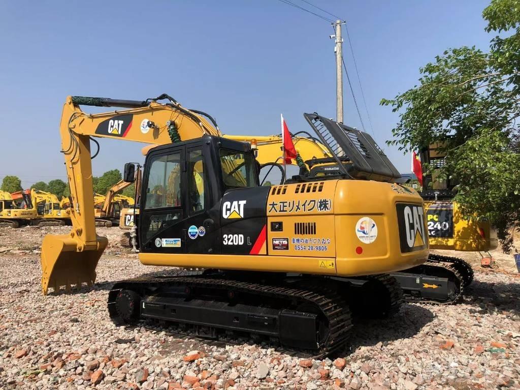 CAT 320D حفارات زحافة