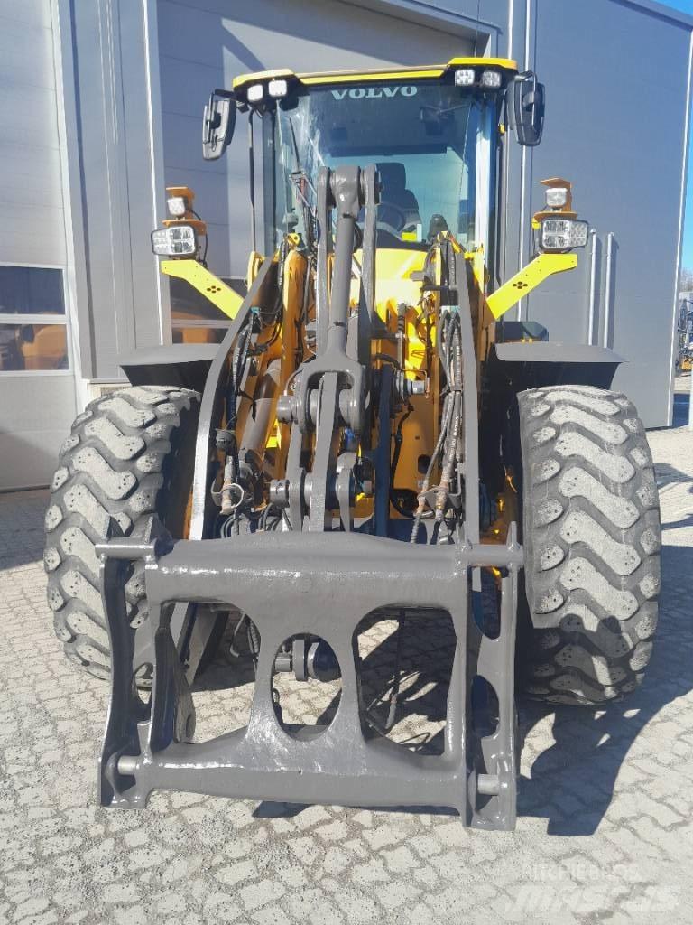 Volvo L90H لوادر بعجل