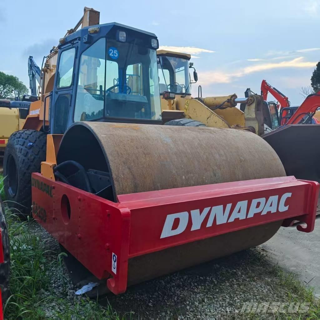 Dynapac CA 25 D مداحل أحادية الأسطوانة