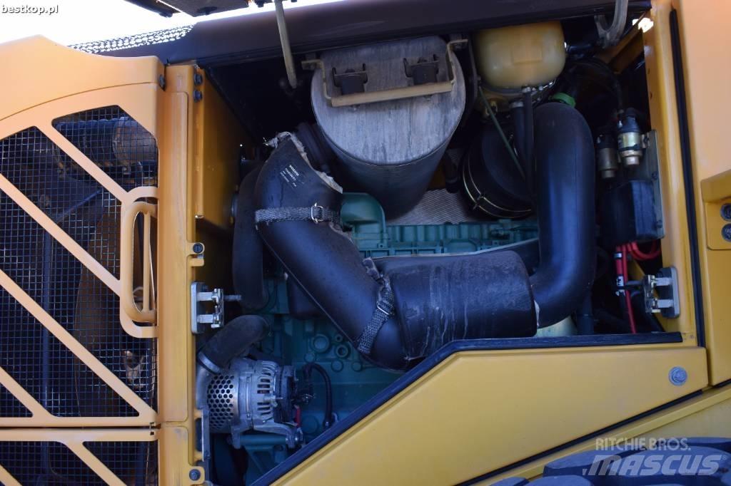 Volvo L 90 F لوادر بعجل