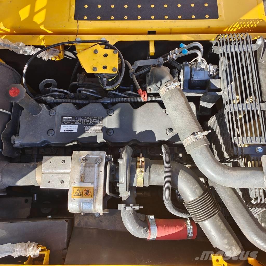 Komatsu PC 200 حفارات زحافة