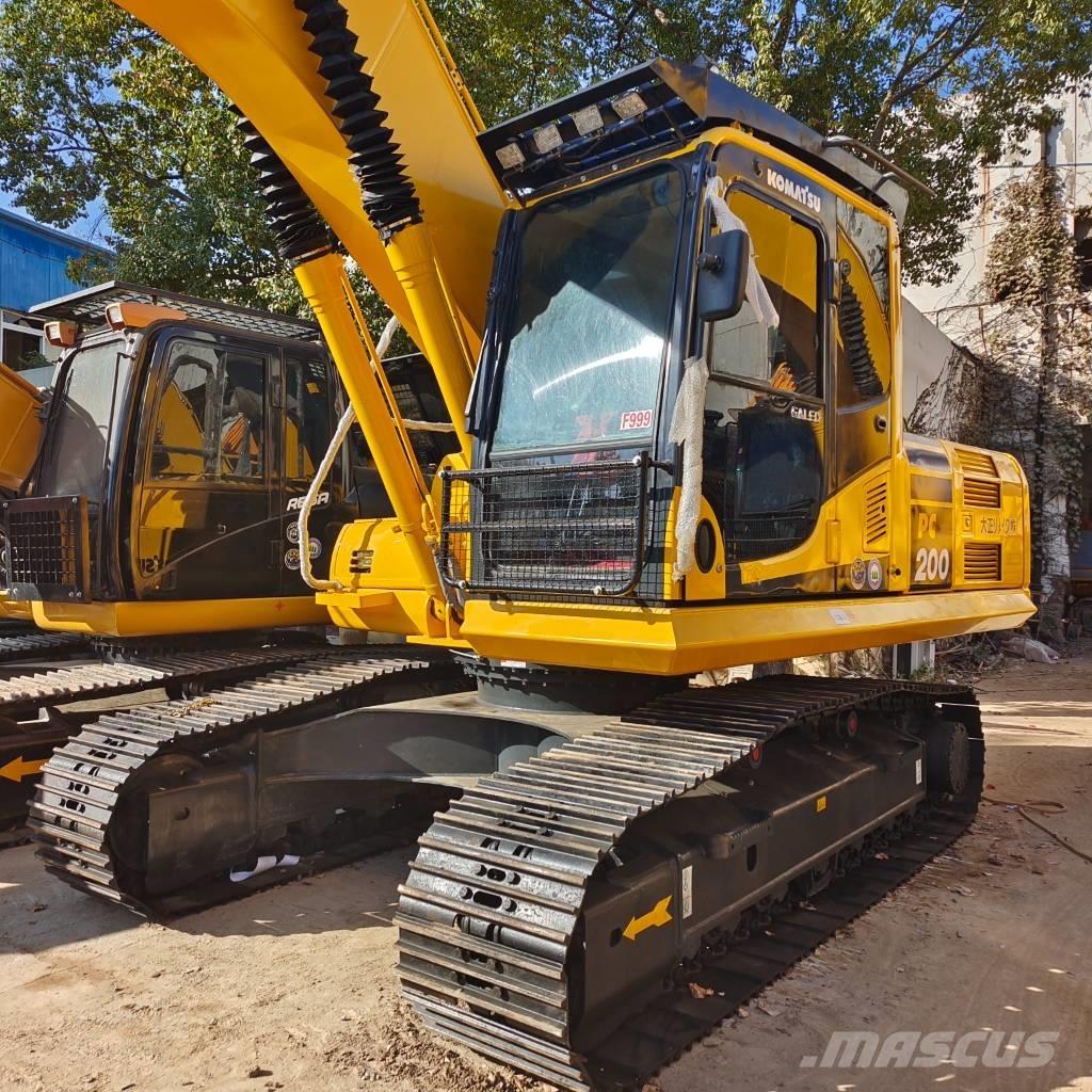 Komatsu PC 200 حفارات زحافة