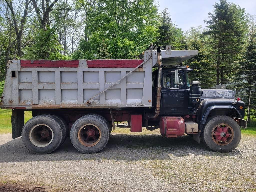 Mack RD 690 SX شاحنات قلابة