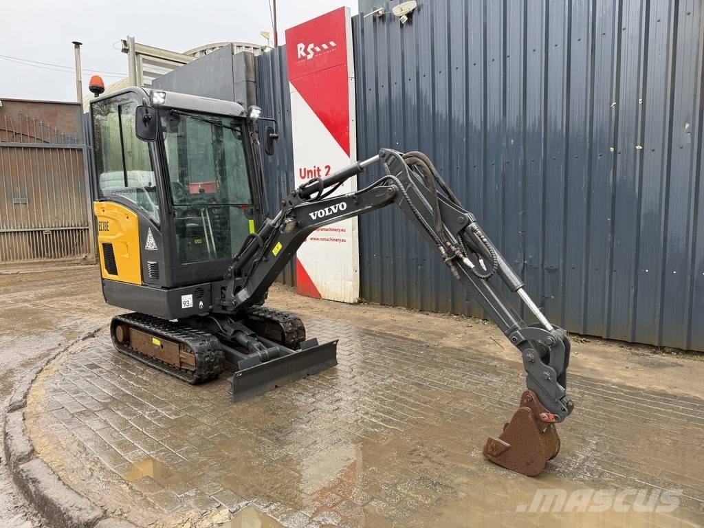 Volvo EC 18 E حفارات صغيرة أقل من 7 طن (حفارات صغيرة)