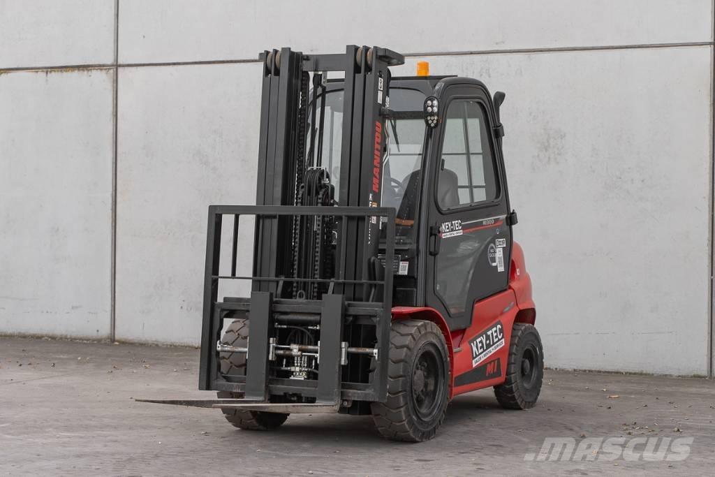 Manitou MI 30 D شاحنات الديزل