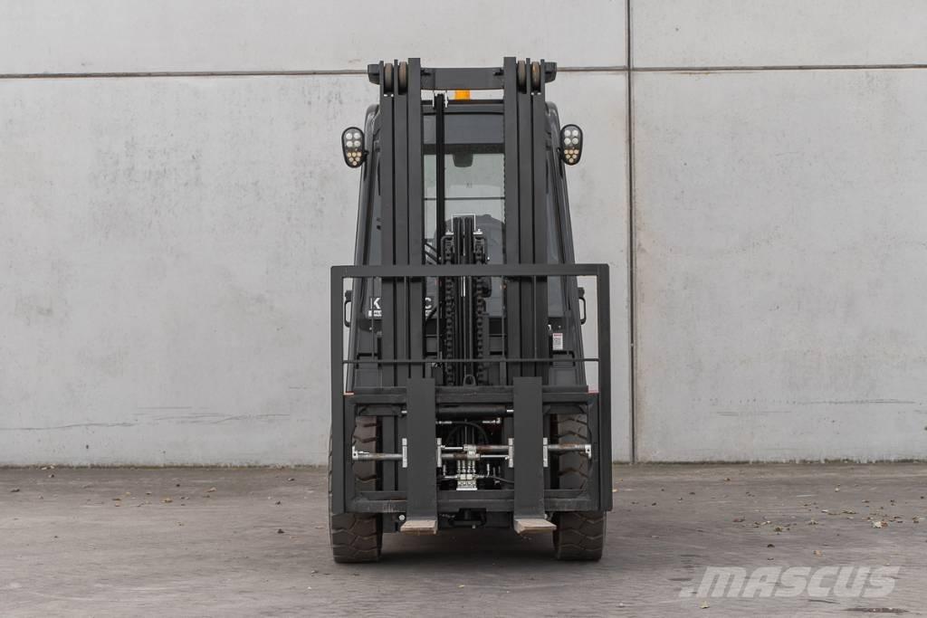Manitou MI 30 D شاحنات الديزل