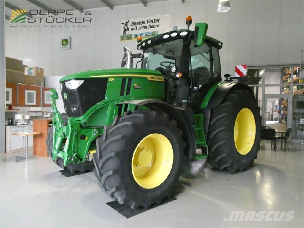 John Deere 6R 250 الجرارات